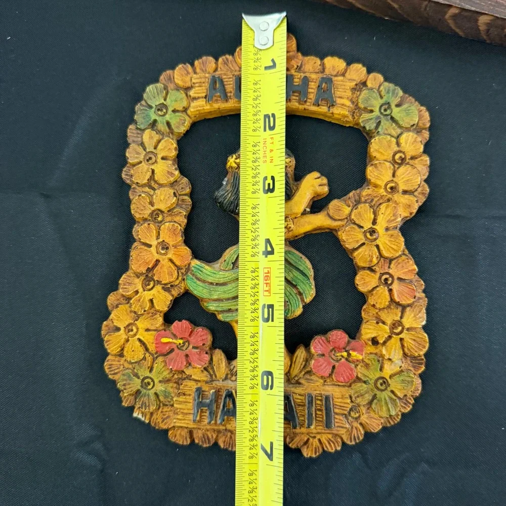 Vintage Aloha Hawaii Hula Girl Wall Plaque Tropical Floral Resin Decor